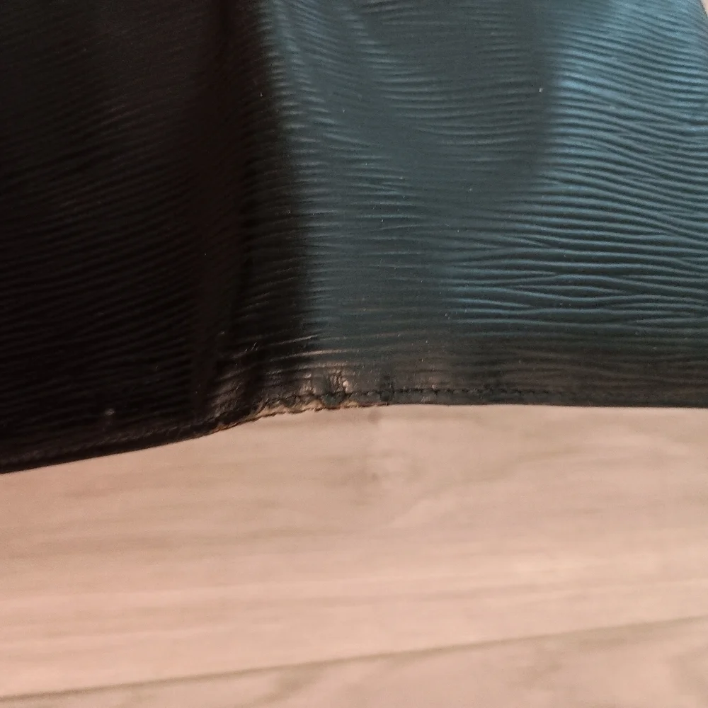 Louis Vuitton Bifold Wallet Black Epi